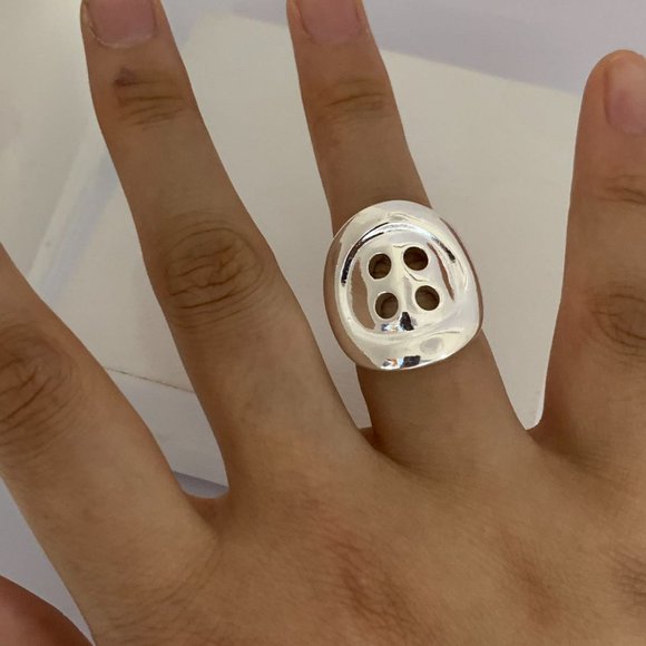 UNO de 50 Collection Classics Melted Button Ring Silver - Picture 4 of 7